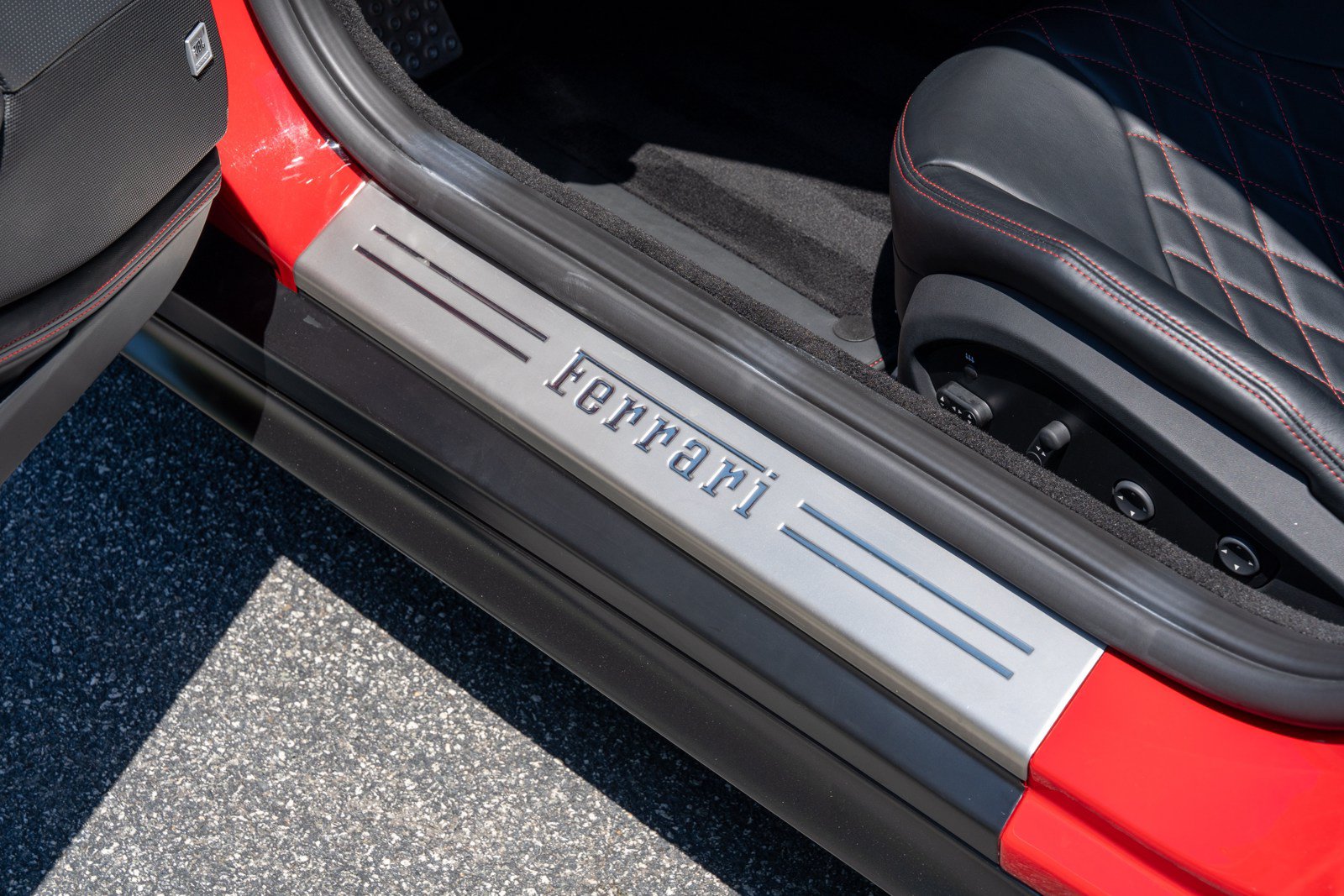 Used 2022 Ferrari 812 GTS RWD image 30