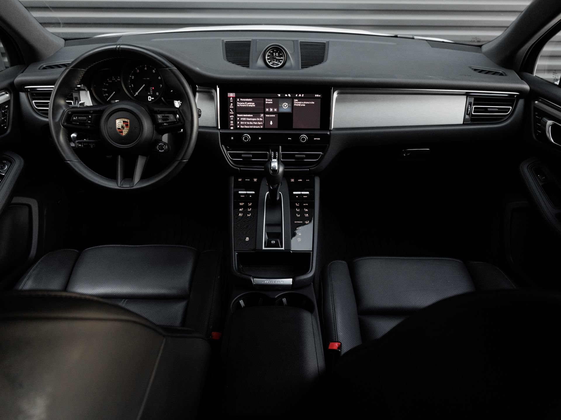 Certified 2026 Porsche Macan AWD/4WD image 16