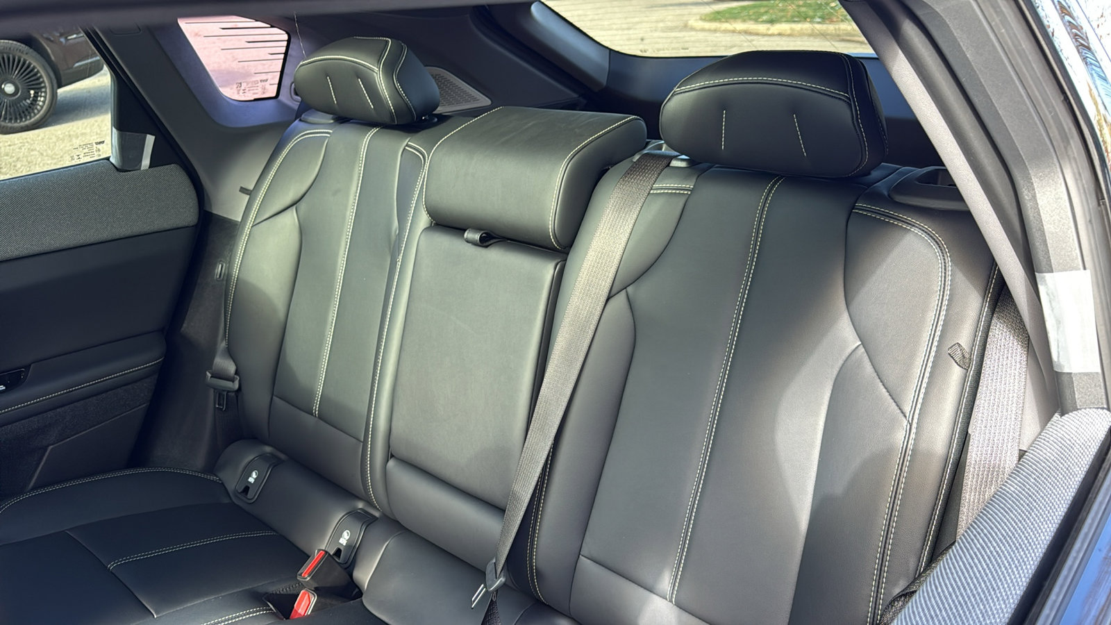 New 2026 Cadillac Optiq Luxury 1 image 27