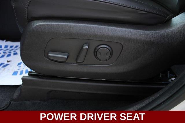 Used 2023 Kia Carnival LX FWD image 3