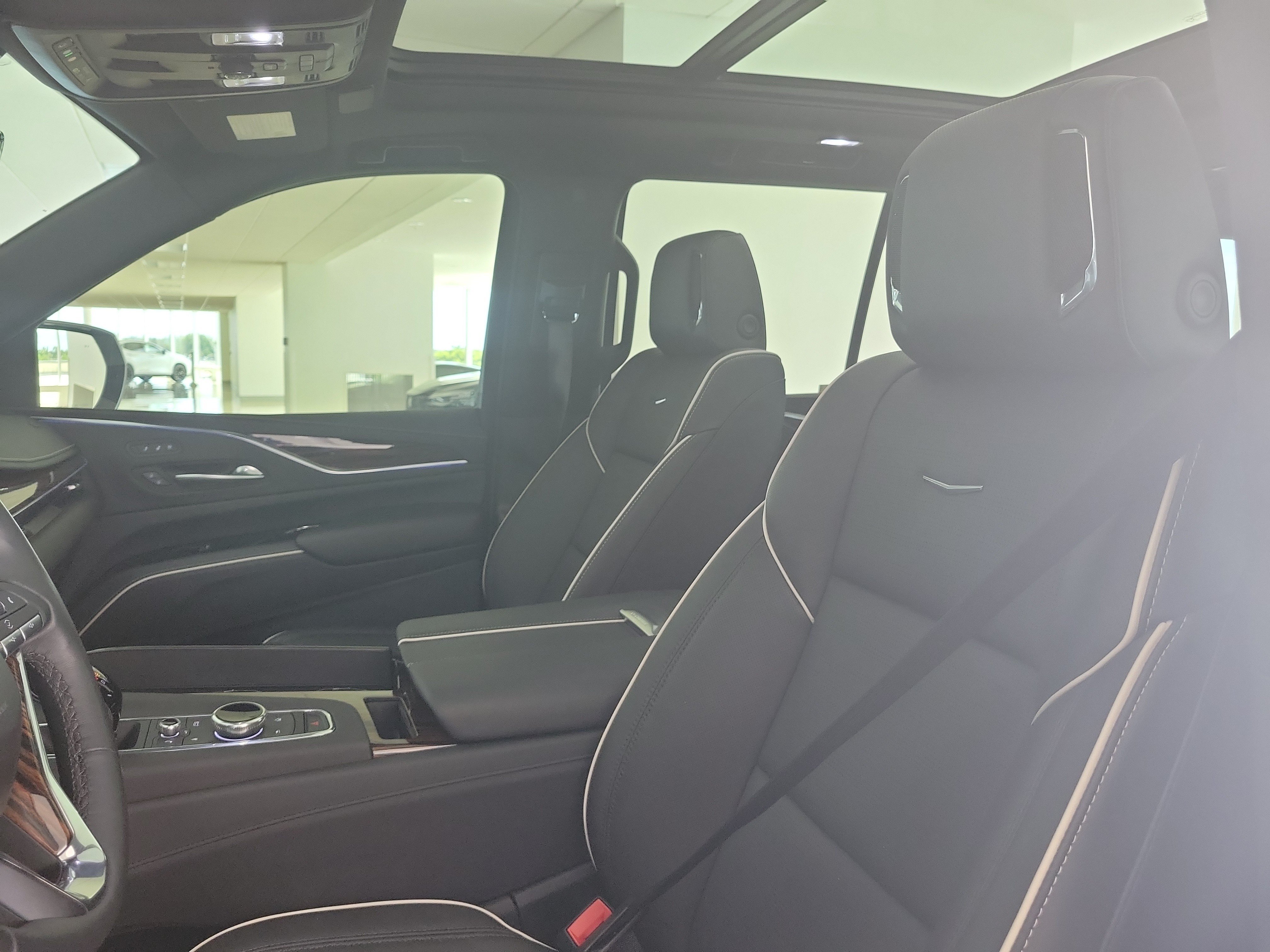 Used 2023 Cadillac Escalade Premium Luxury RWD image 23