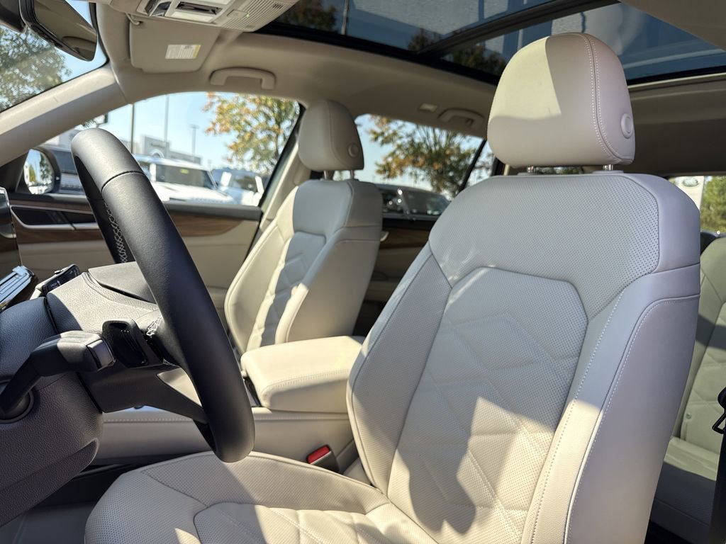 New 2026 Volkswagen Atlas SE image 12