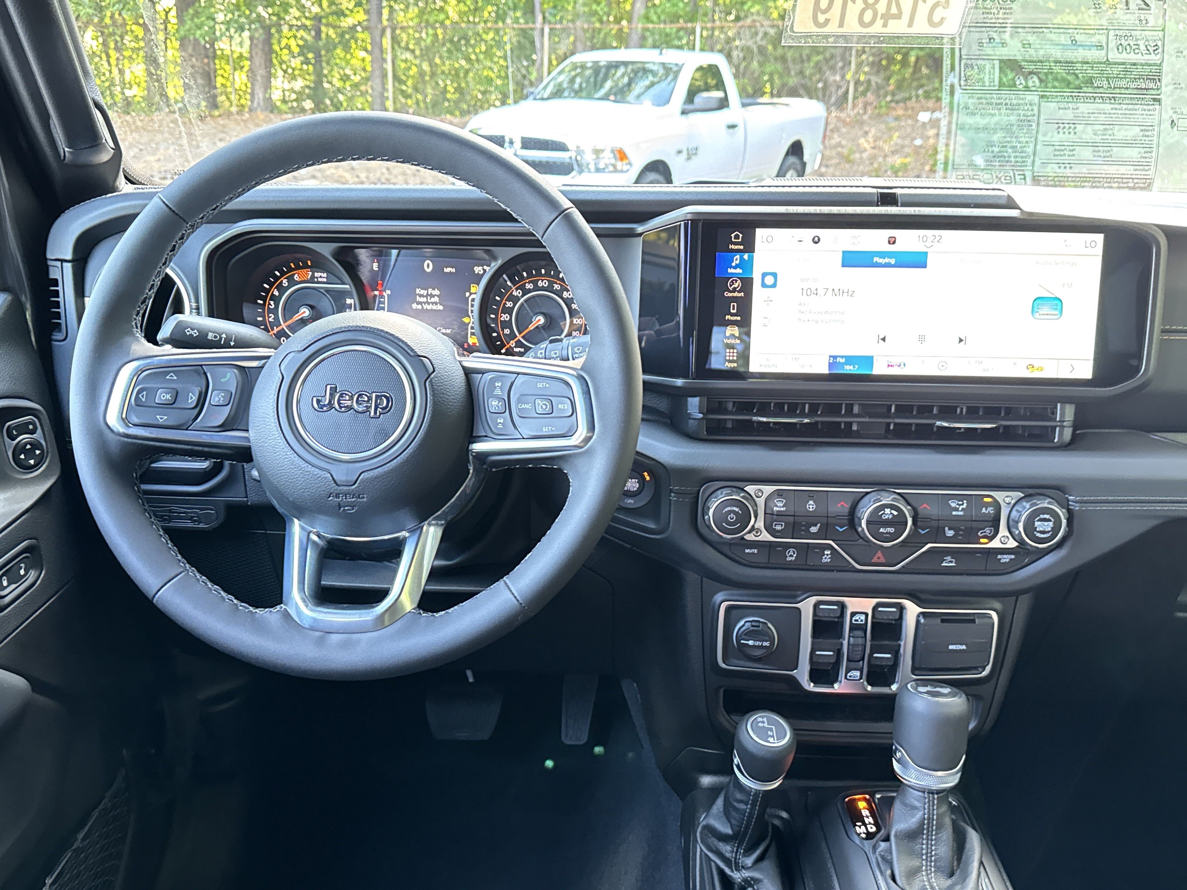 New 2025 Jeep Wrangler Unlimited Sahara AWD/4WD image 27