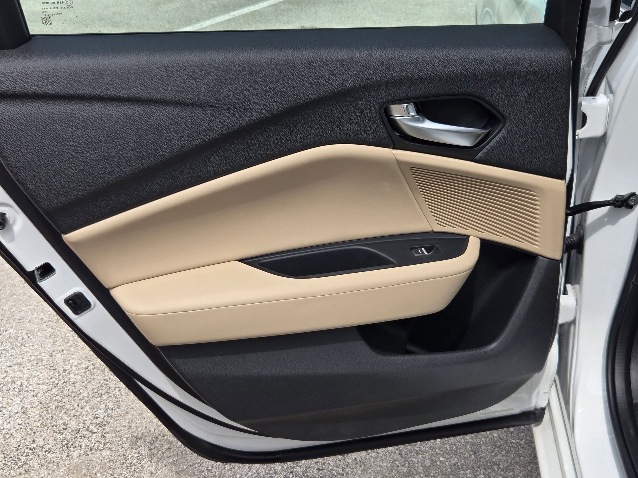 Used 2025 Acura TLX w/ Technology Package FWD image 16