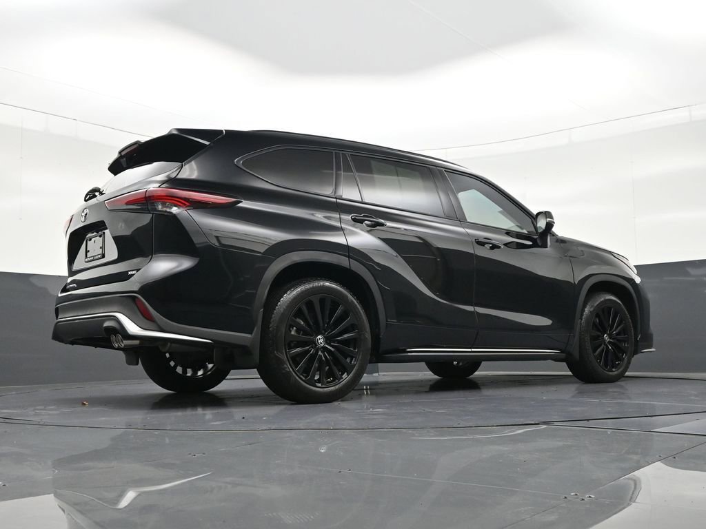 Used 2024 Toyota Highlander XSE image 32