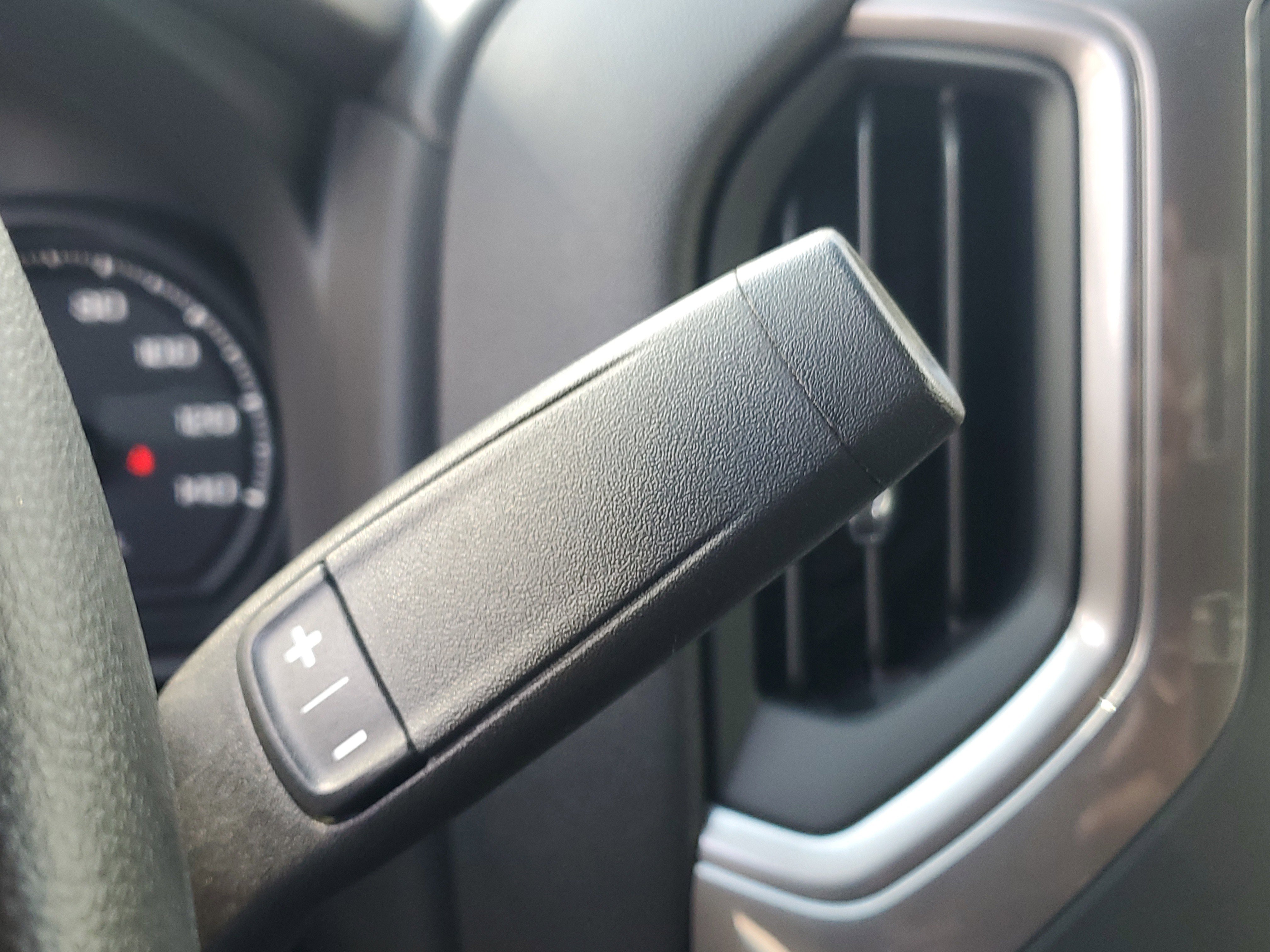 Used 2025 Chevrolet Silverado 1500 Custom image 21