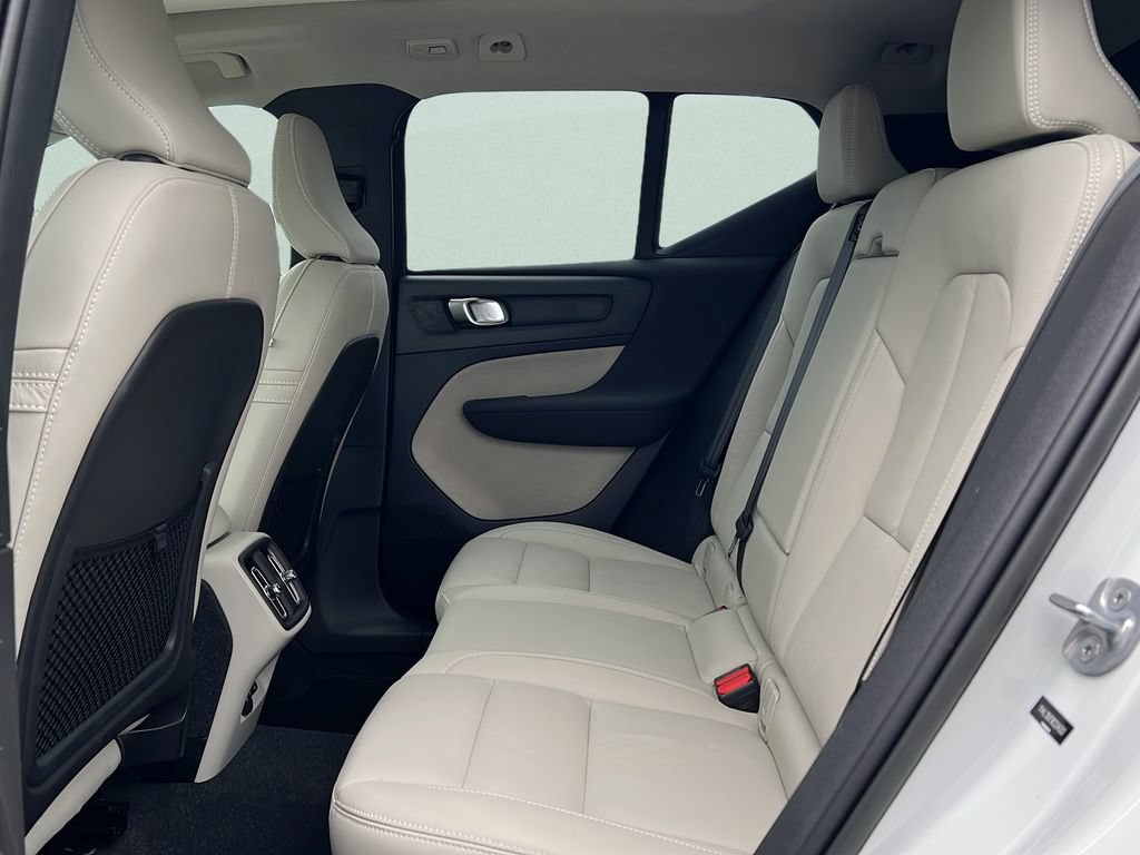 Used 2024 Volvo XC40 B5 Plus w/ Climate Package AWD/4WD image 13