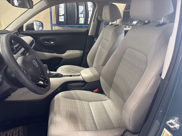 Used 2025 Honda HR-V LX image 3
