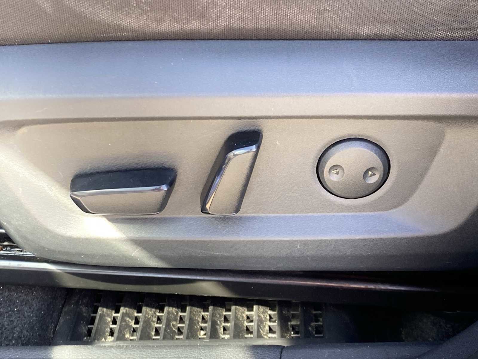 Used 2022 Nissan Rogue SV image 30