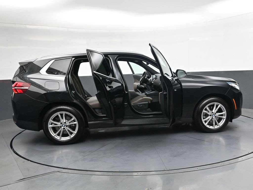 Used 2025 BMW X3 xDrive30 w/ Convenience Package AWD/4WD image 38