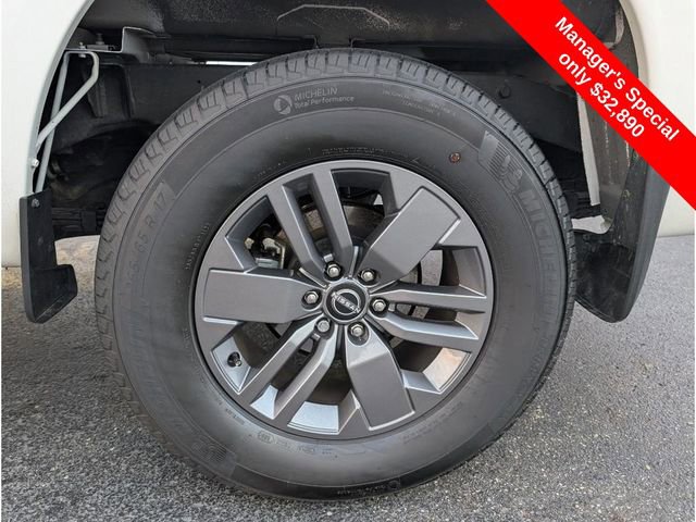Certified 2025 Nissan Frontier SV image 25