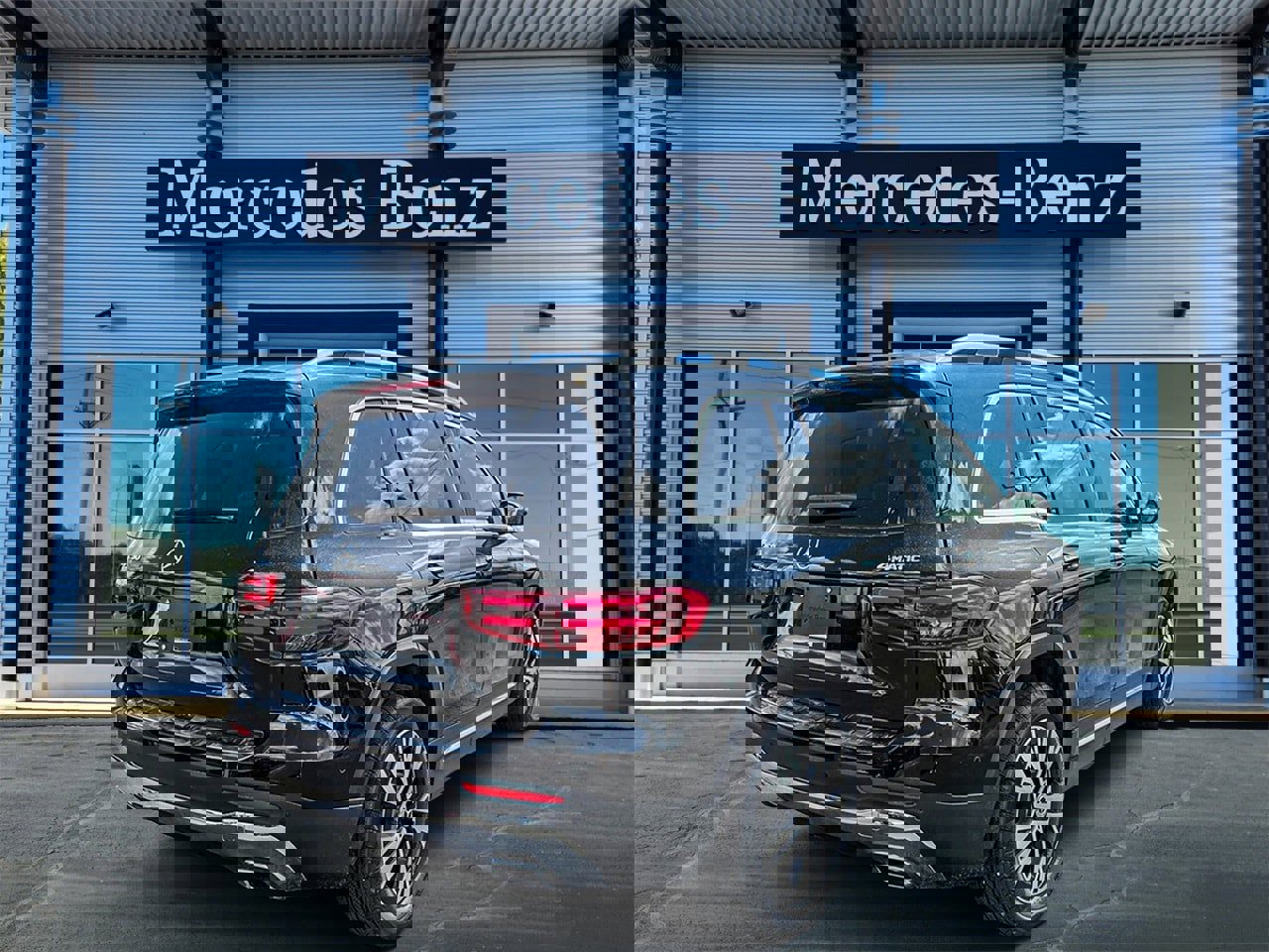 New 2026 Mercedes-Benz GLB 250 4MATIC image 6