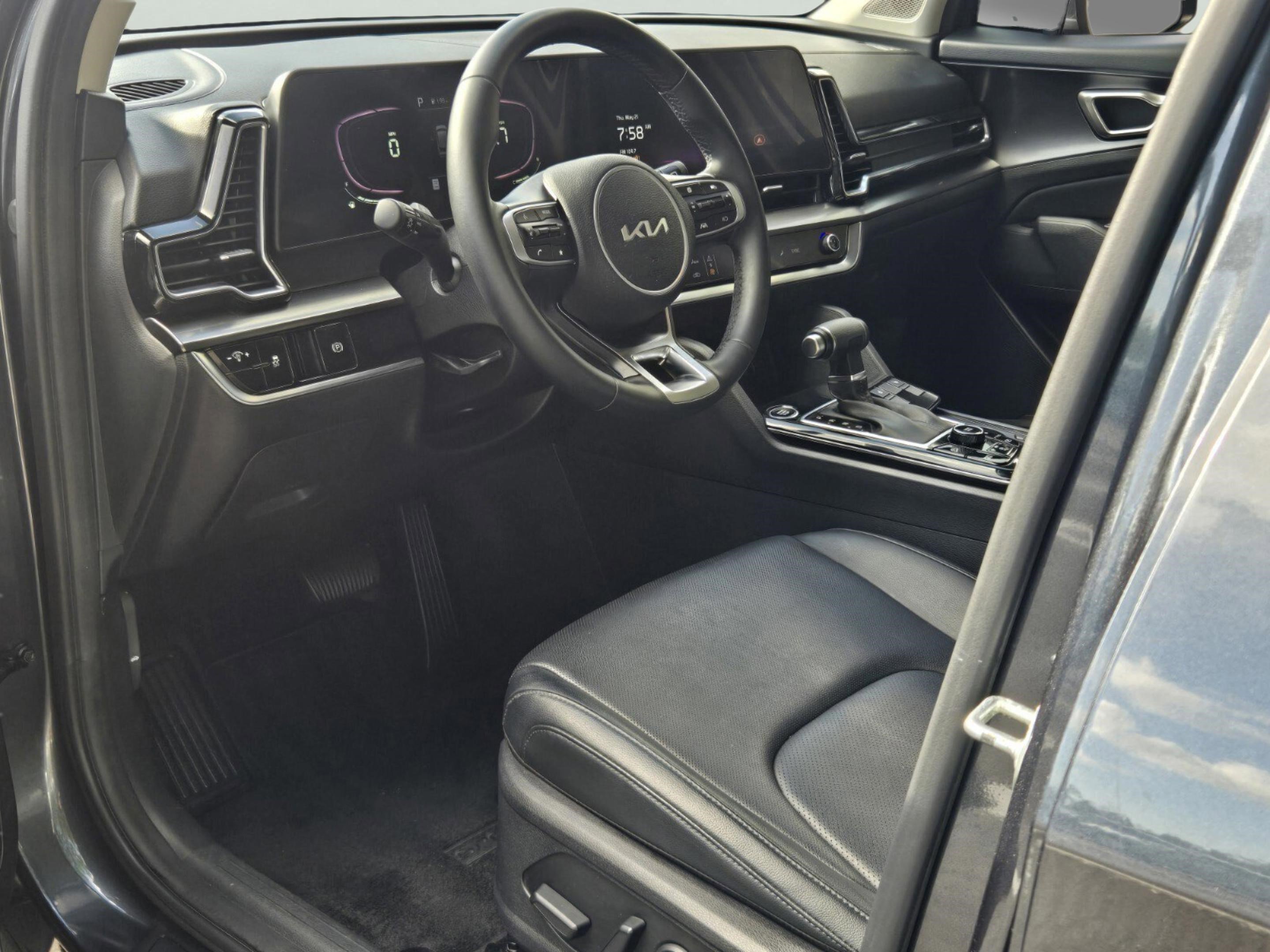 Used 2023 Kia Sportage EX FWD image 10