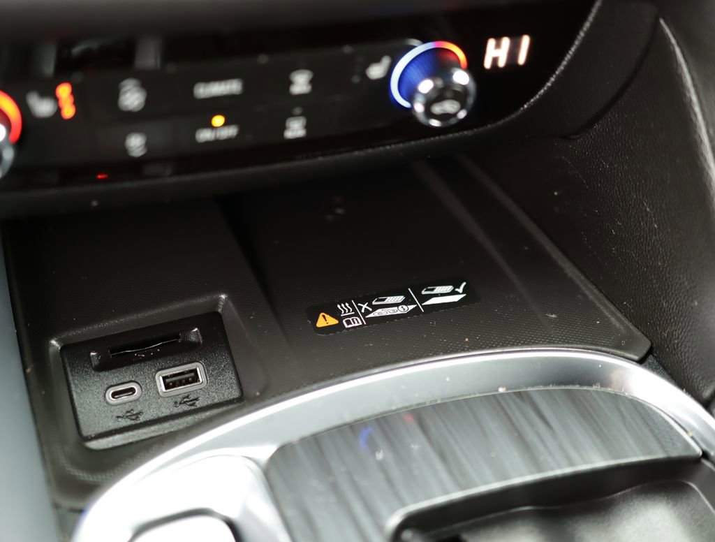 Used 2023 Buick Enclave Essence w/ Sport Touring Edition image 18