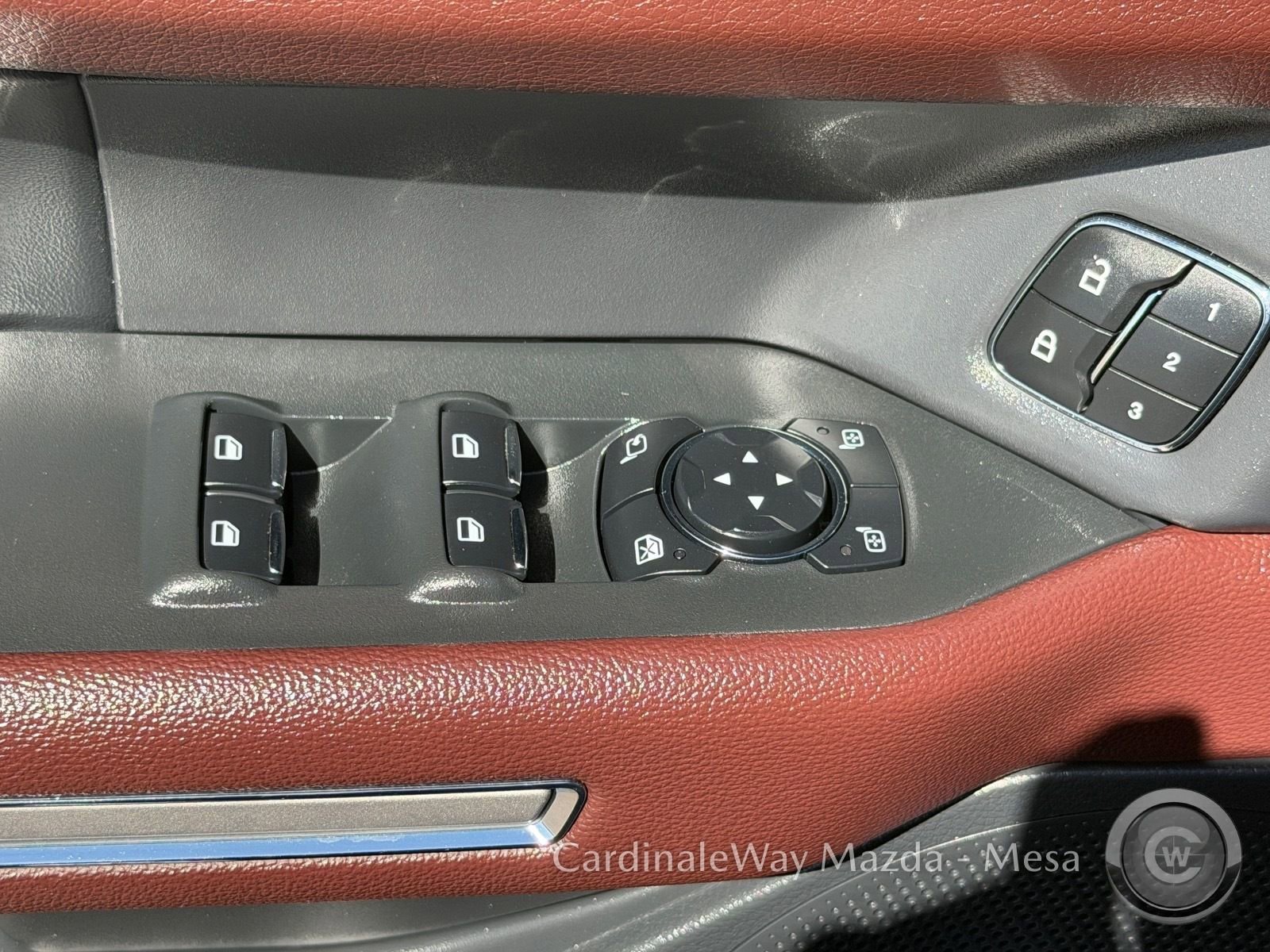 Used 2024 Ford Expedition Limited AWD/4WD image 18