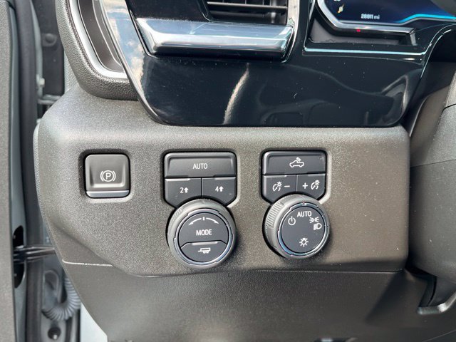Used 2023 Chevrolet Silverado 1500 LT AWD/4WD image 31