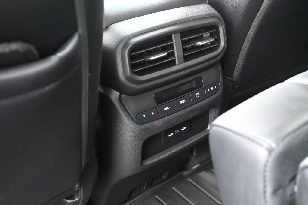 Used 2025 Honda Pilot EX-L image 13