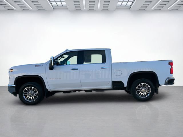 Used 2024 Chevrolet Silverado 2500 LTZ w/ LTZ Premium Package image 7