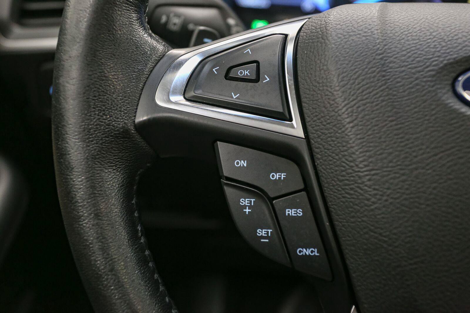 Used 2019 Ford Edge SEL w/ Equipment Group 201A AWD/4WD image 37