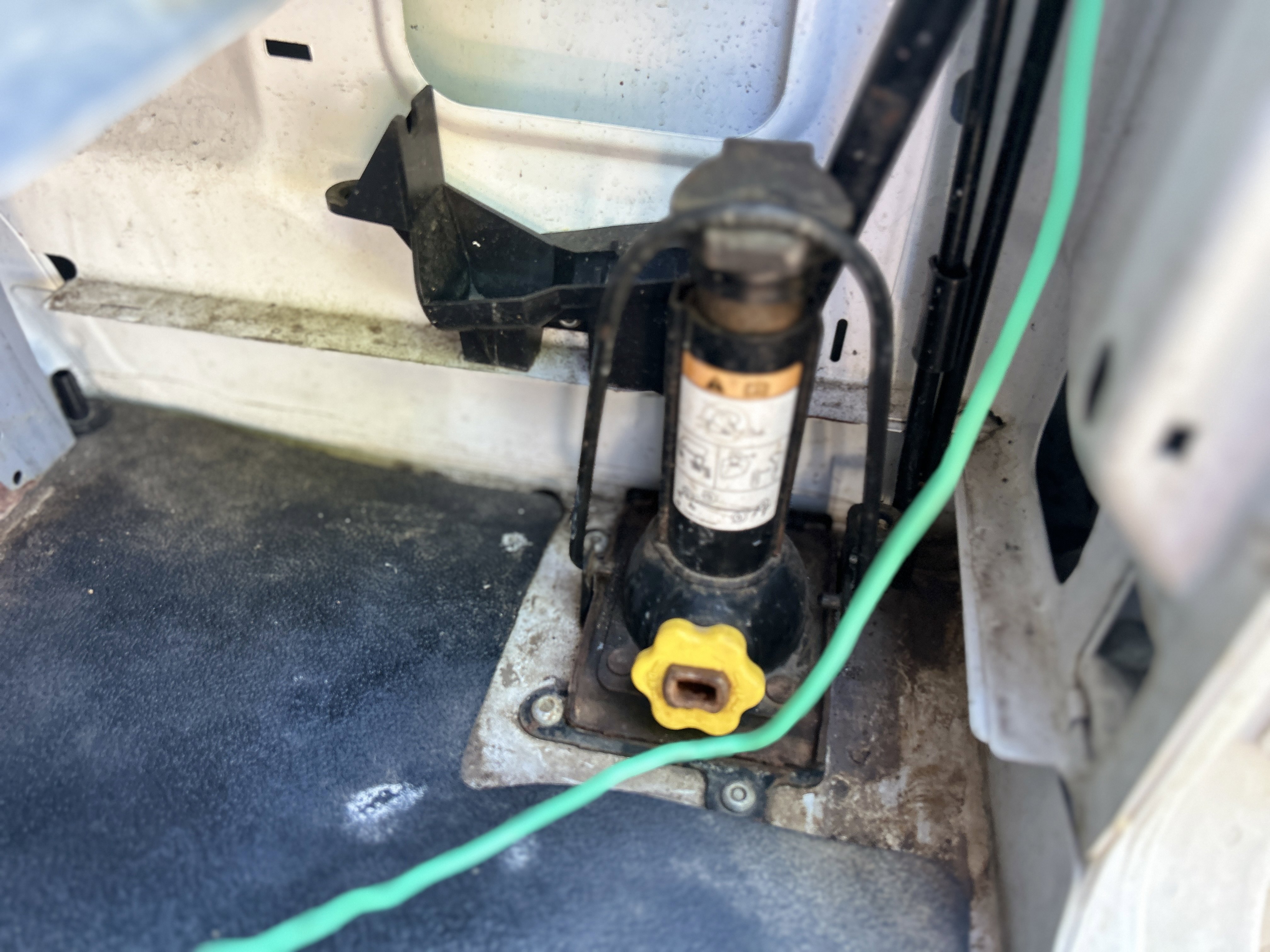 Used 2014 Ford E-150 and Econoline 150 w/ Power Group RWD image 32