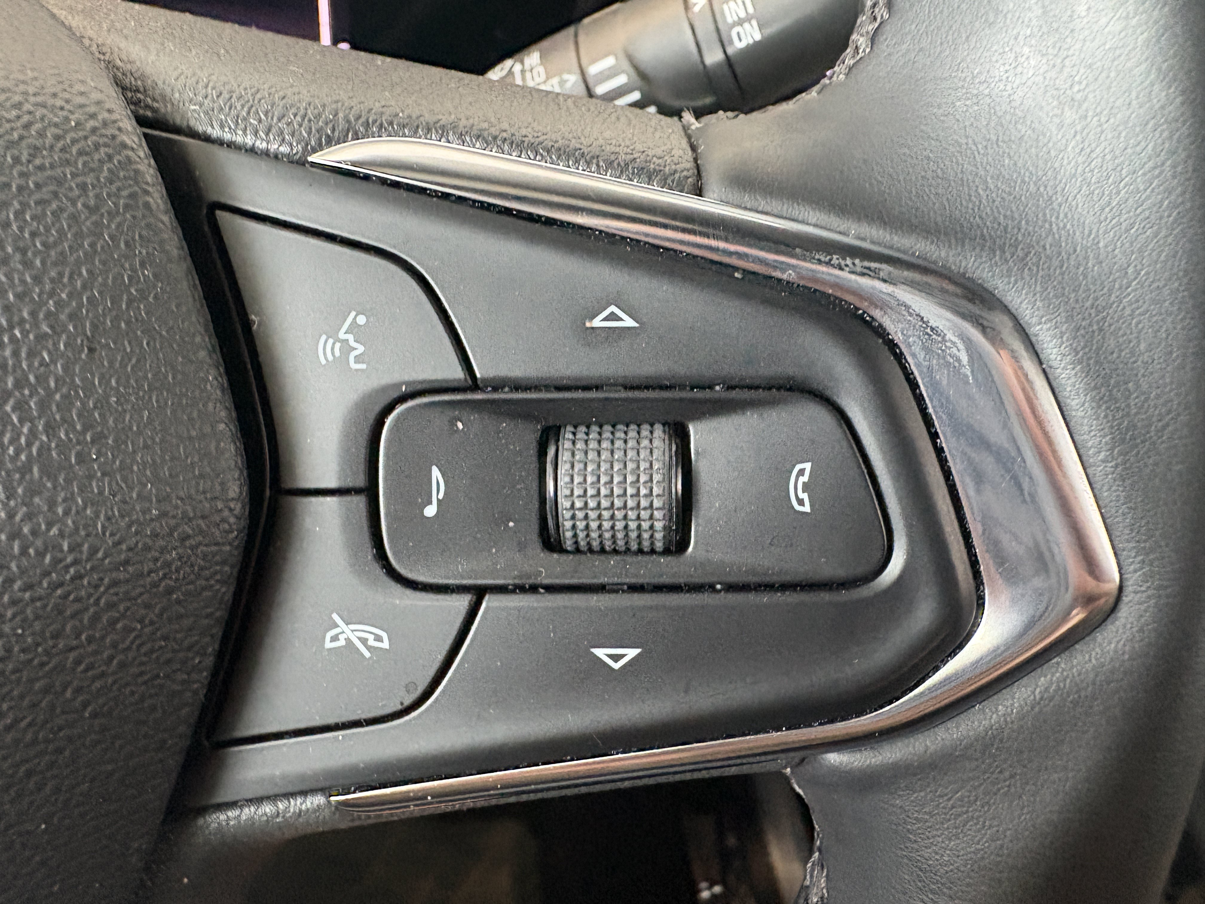 Used 2025 Chevrolet TrailBlazer ACTIV w/ Convenience Package AWD/4WD image 15