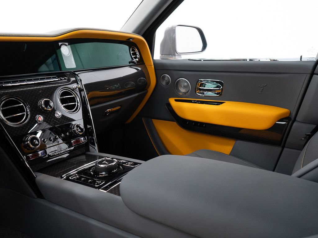 New 2027 Rolls-Royce Cullinan Black Badge AWD/4WD image 36