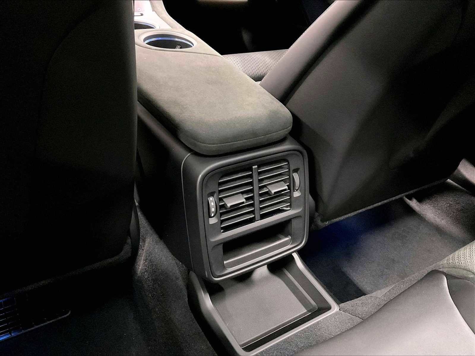 Used 2025 Porsche Taycan GTS image 27