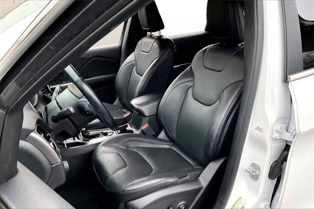 Used 2020 Jeep Cherokee Limited image 19