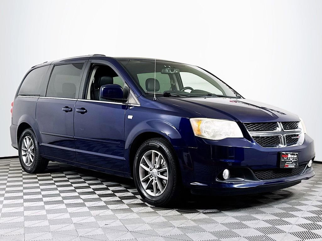 Used 2014 Dodge Grand Caravan SXT FWD image 1