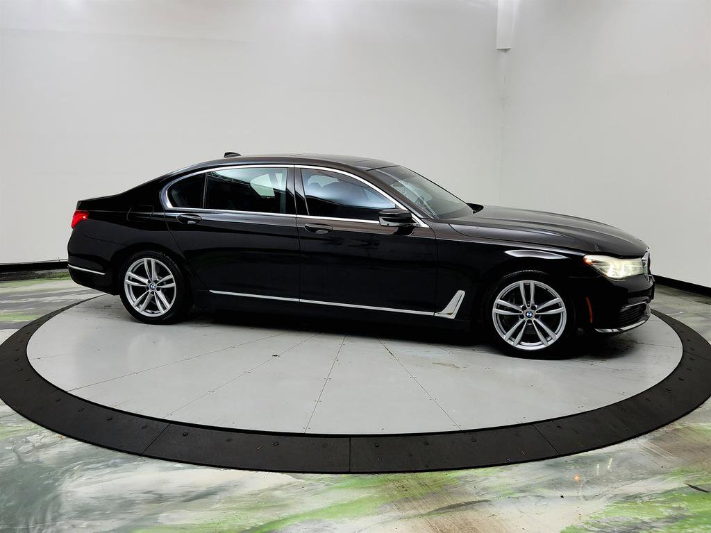 Used 2017 BMW 740i RWD image 4