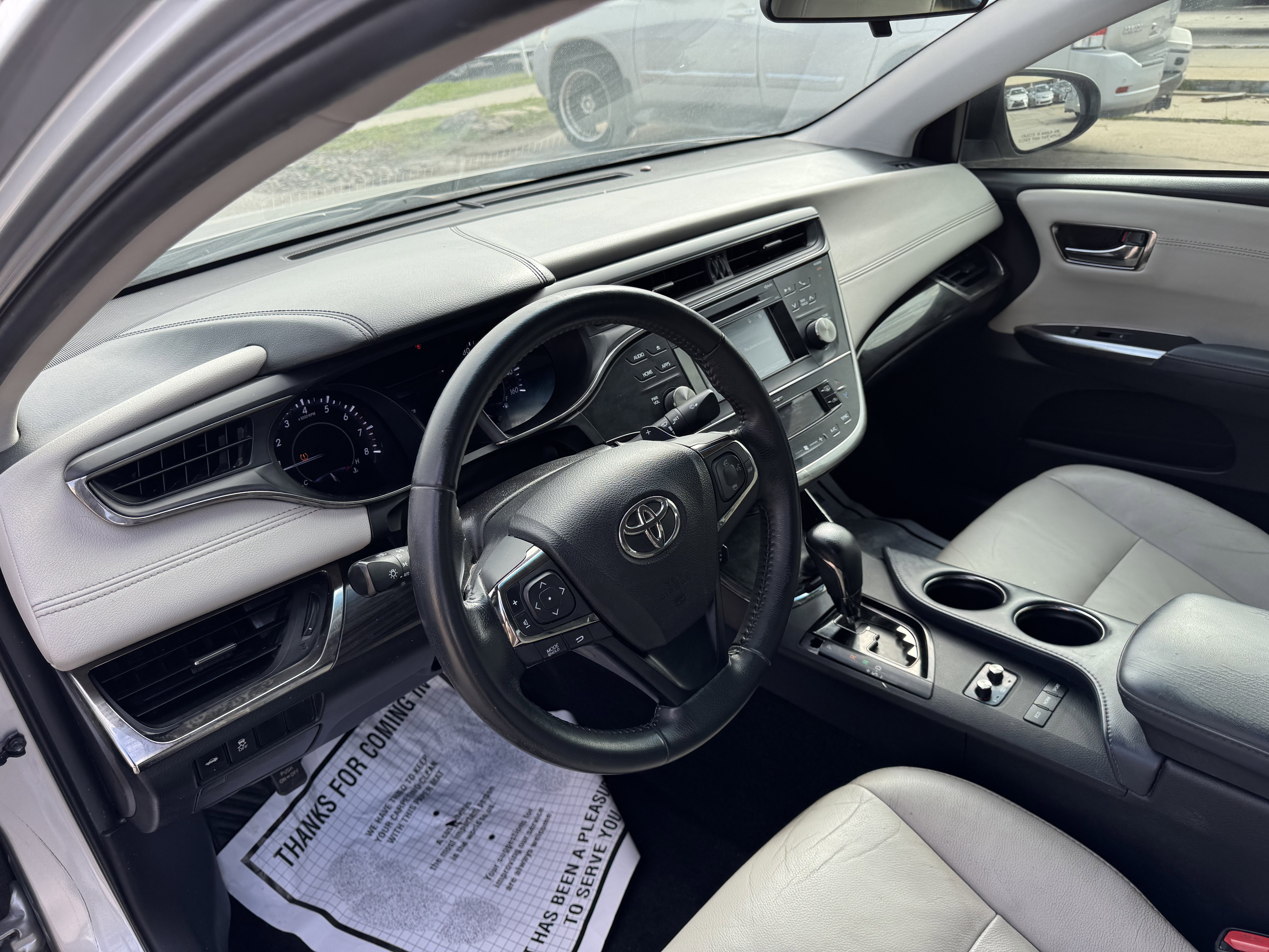 Used 2015 Toyota Avalon XLE FWD image 13
