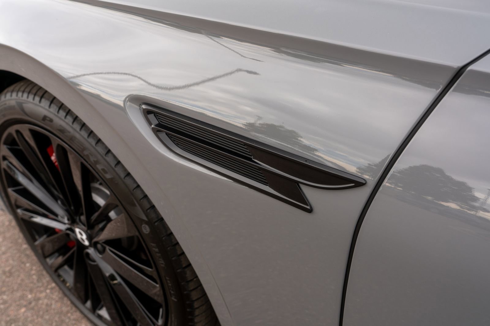 New 2025 Bentley Flying Spur Plug-In Hybrid image 10