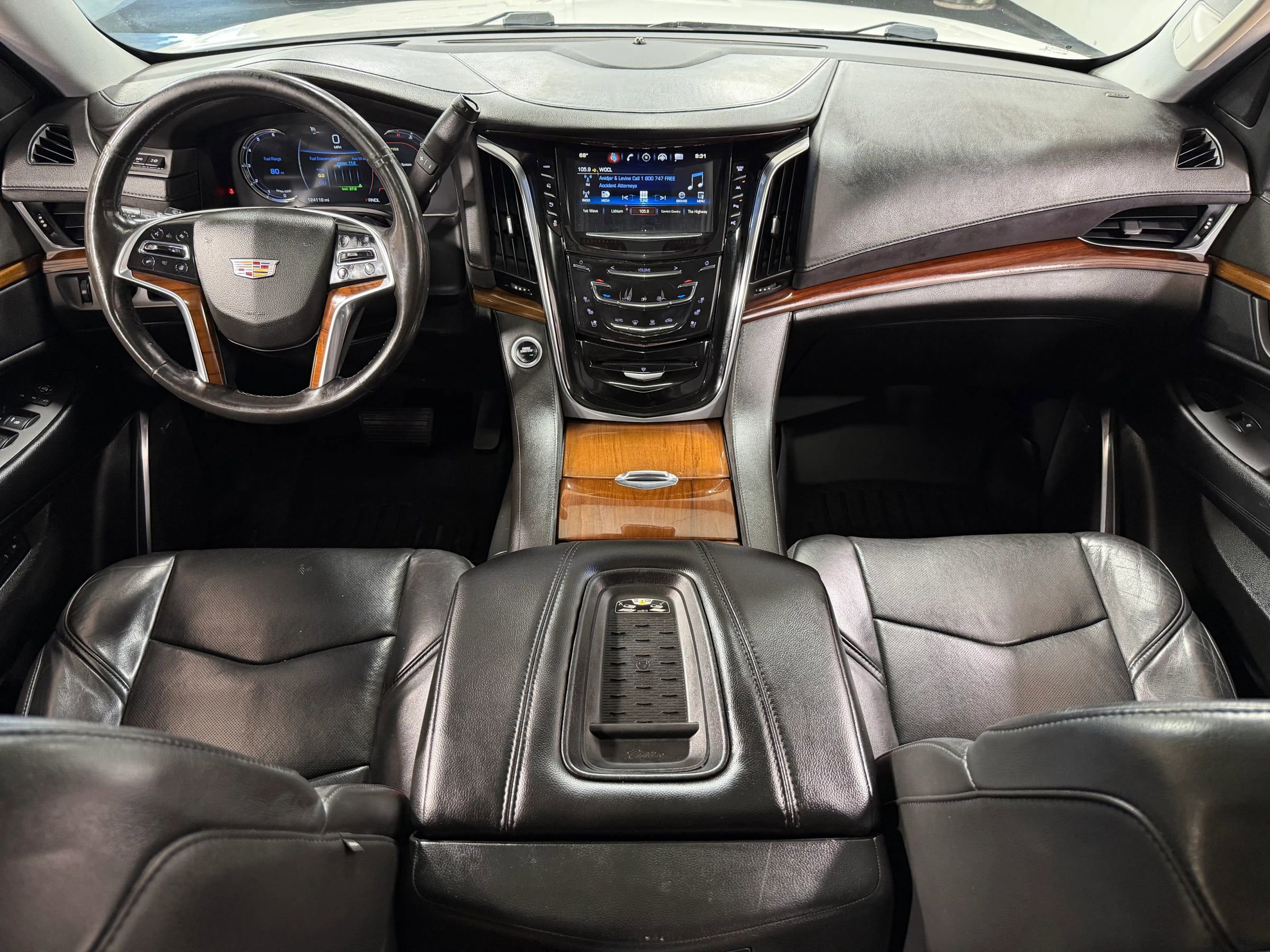 Used 2017 Cadillac Escalade Luxury Sport Utility 4D RWD image 23