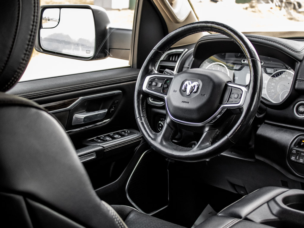 Used 2019 RAM 1500 Laramie AWD/4WD image 44