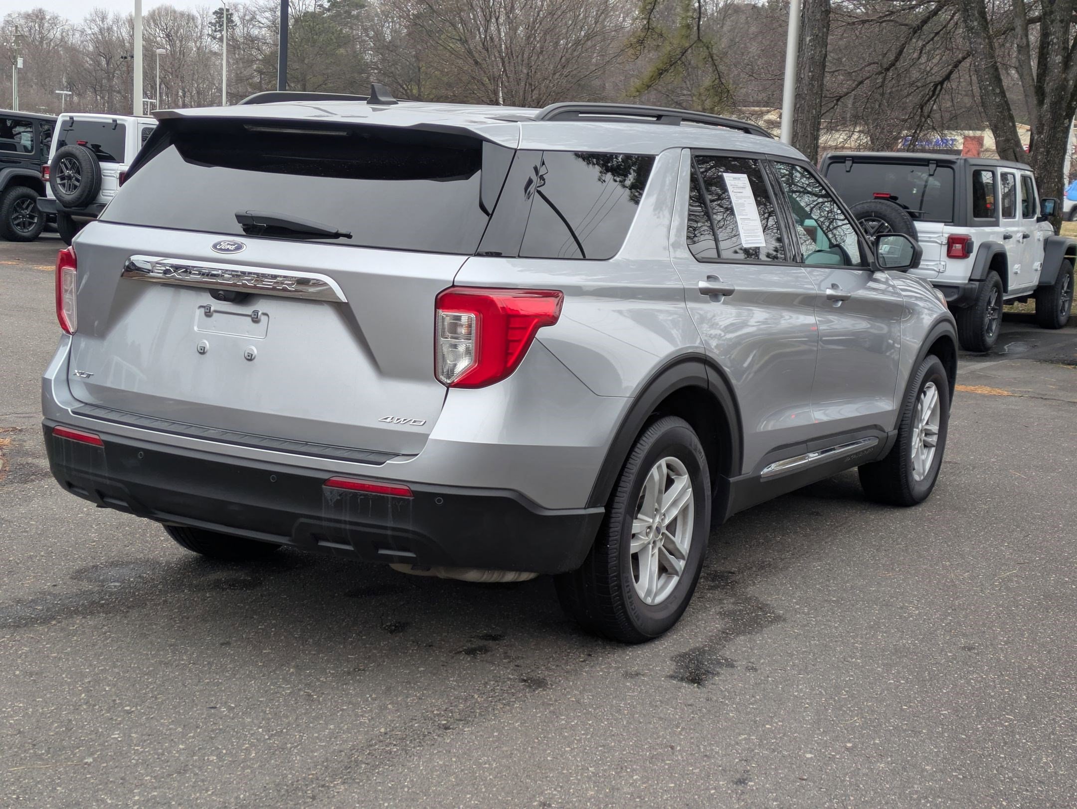 Used 2021 Ford Explorer XLT image 5