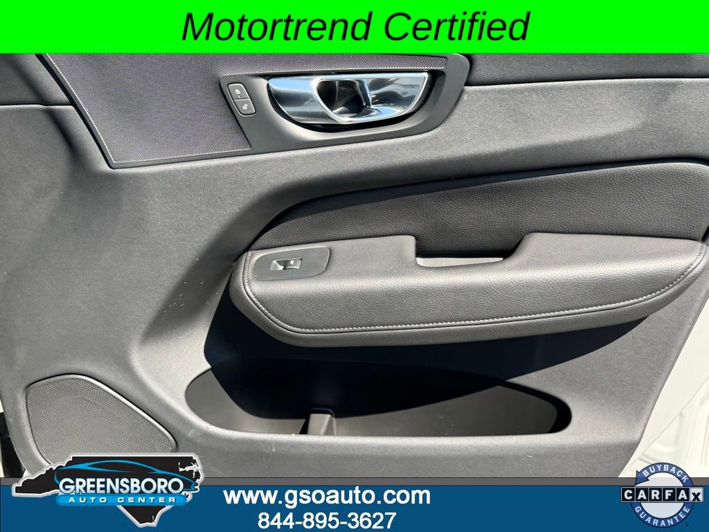 Used 2022 Volvo XC60 B5 Momentum image 16