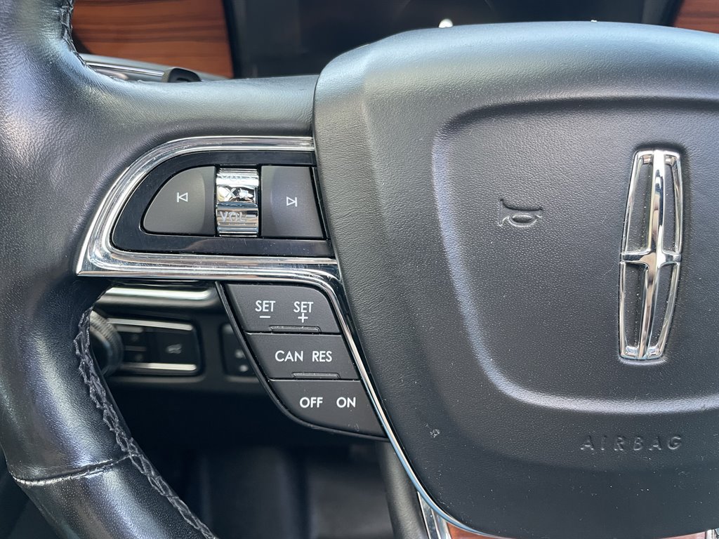 Used 2019 Lincoln Navigator L Select AWD/4WD image 40