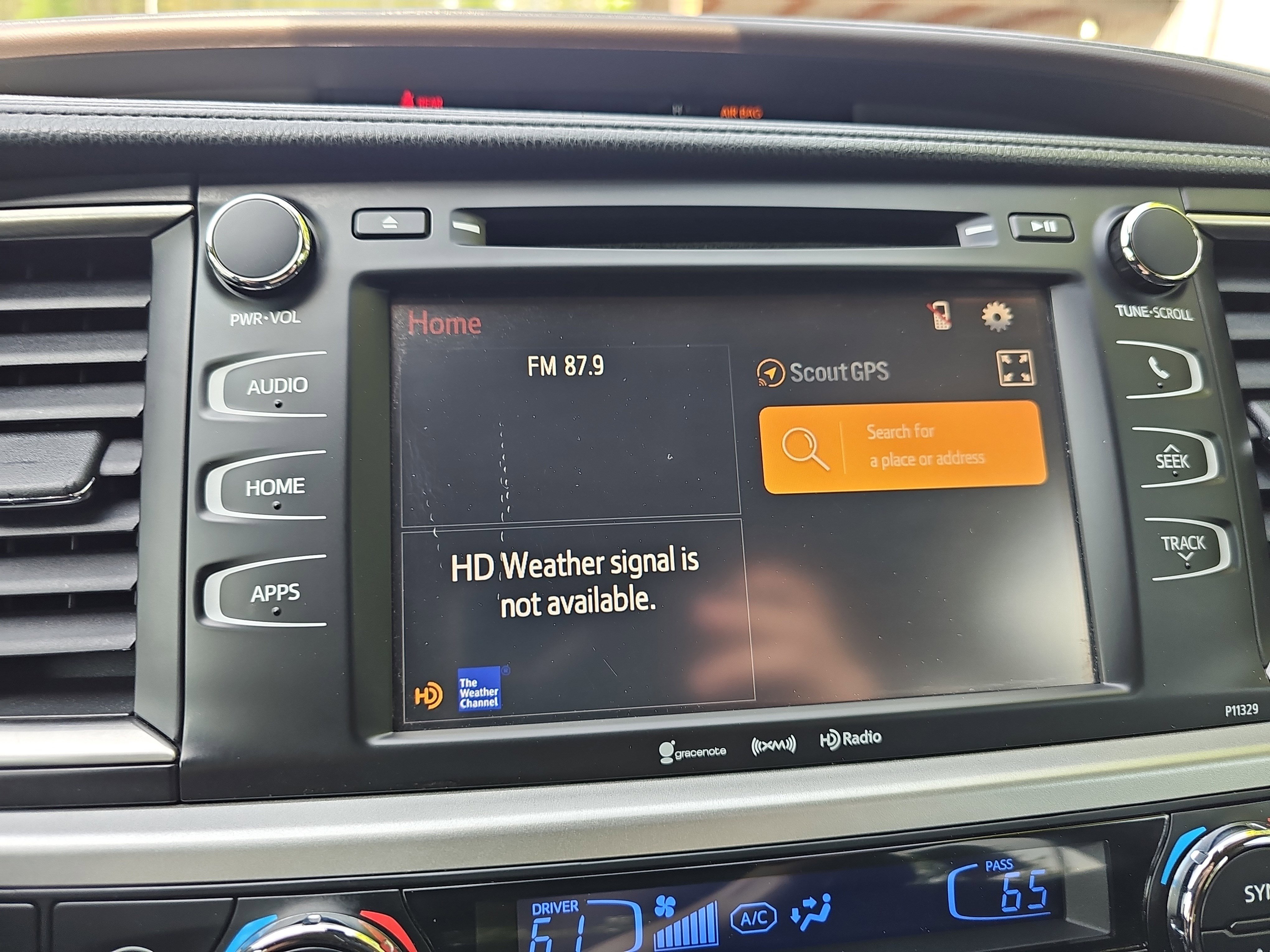 Used 2017 Toyota Highlander Plus FWD image 24