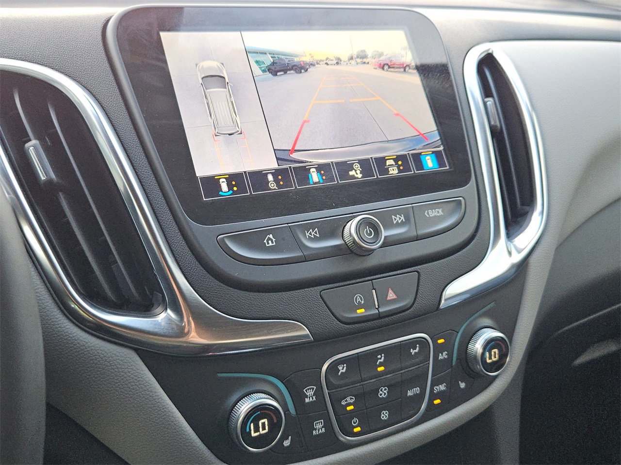 Used 2024 Chevrolet Equinox LT image 16