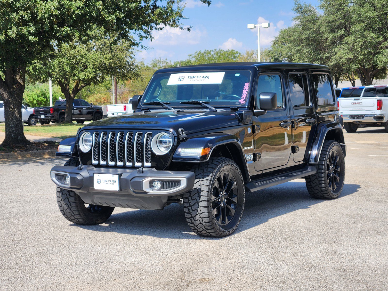 Used 2021 Jeep Wrangler Unlimited Sahara w/ Cold Weather Group AWD/4WD image 2