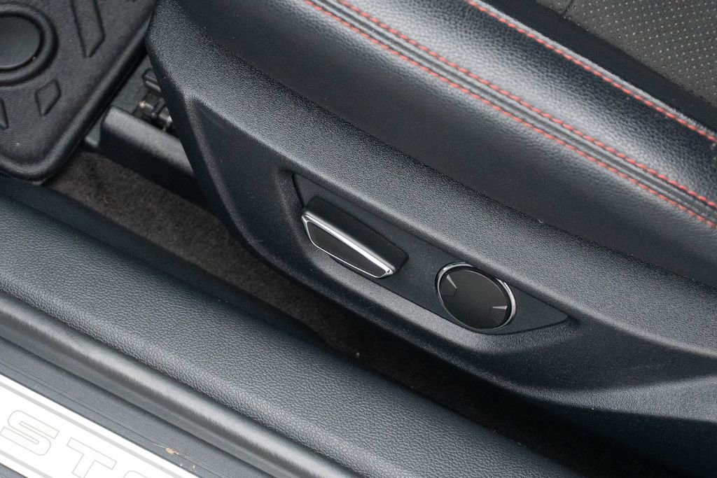 Used 2016 Ford Mustang GT Premium w/ Equipment Group 401A RWD image 17