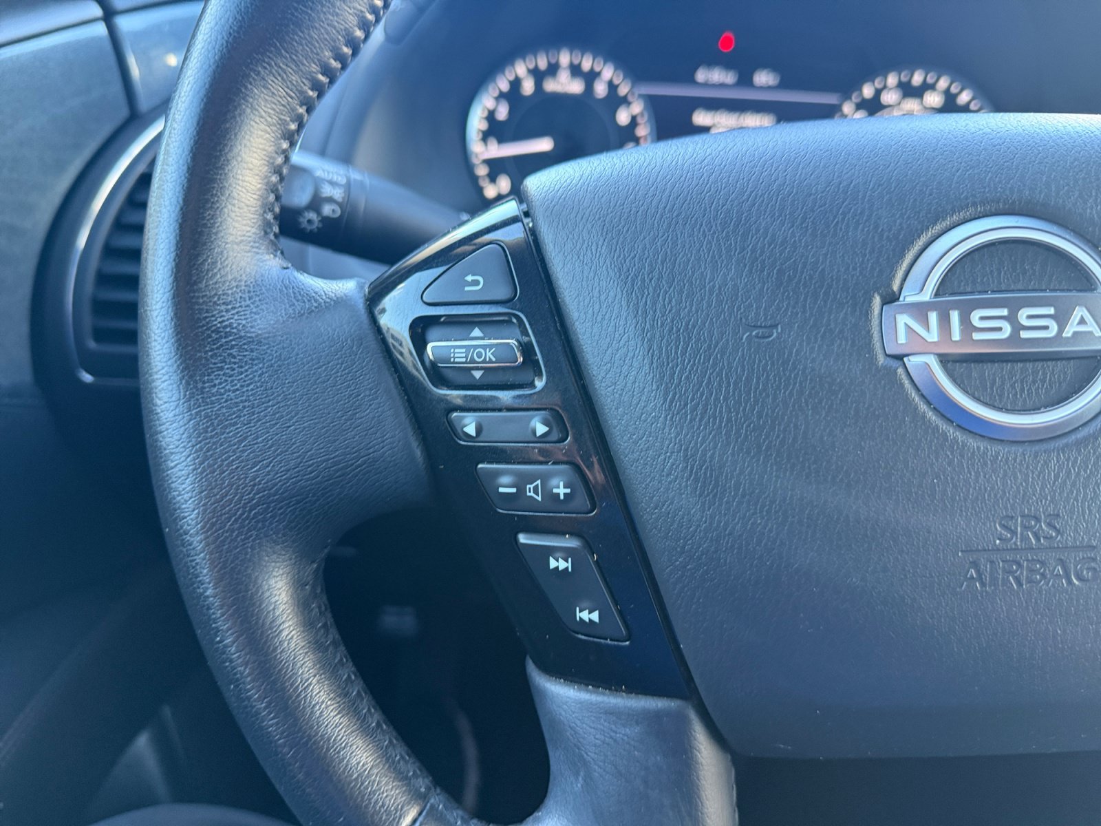 Used 2022 Nissan Armada SV RWD image 18