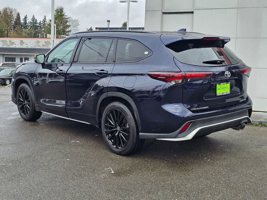 Certified 2025 Toyota Highlander XSE image 5