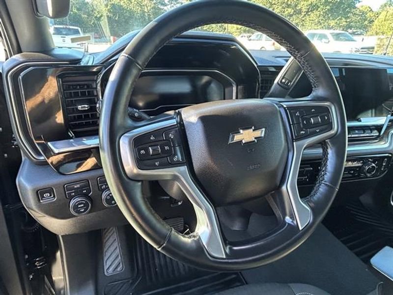 Used 2025 Chevrolet Silverado 1500 LT image 10