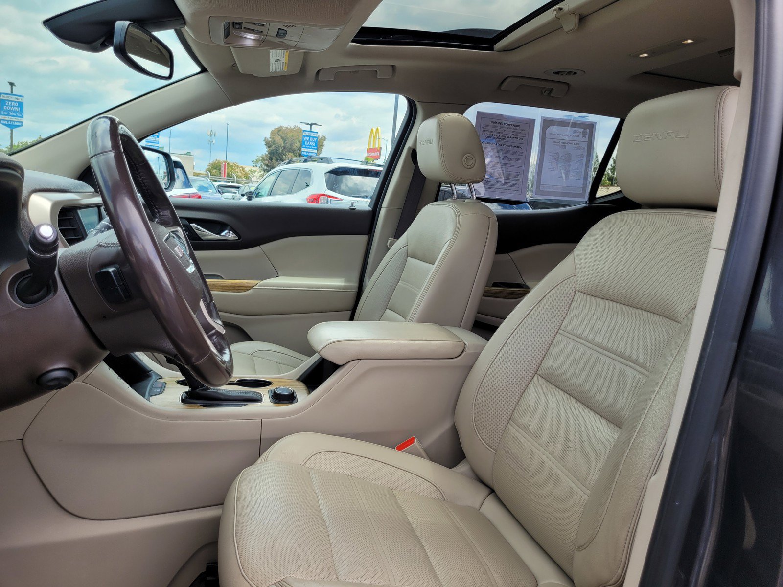 Used 2018 GMC Acadia Denali w/ Technology Package FWD image 10