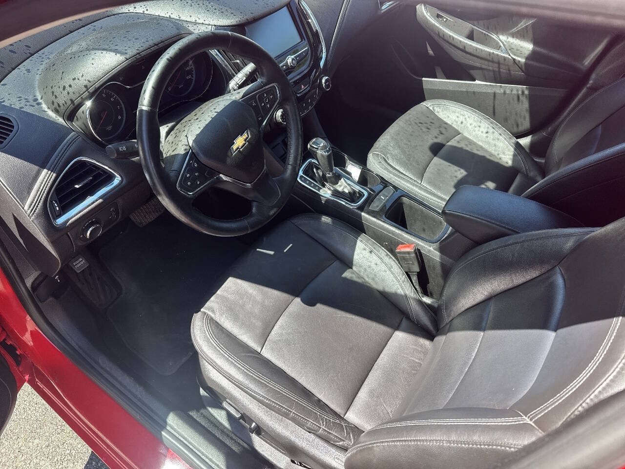Used 2017 Chevrolet Cruze Premier FWD image 11