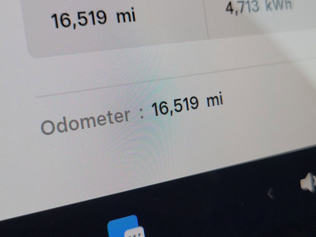 Used 2025 Tesla Model Y Long Range RWD image 9
