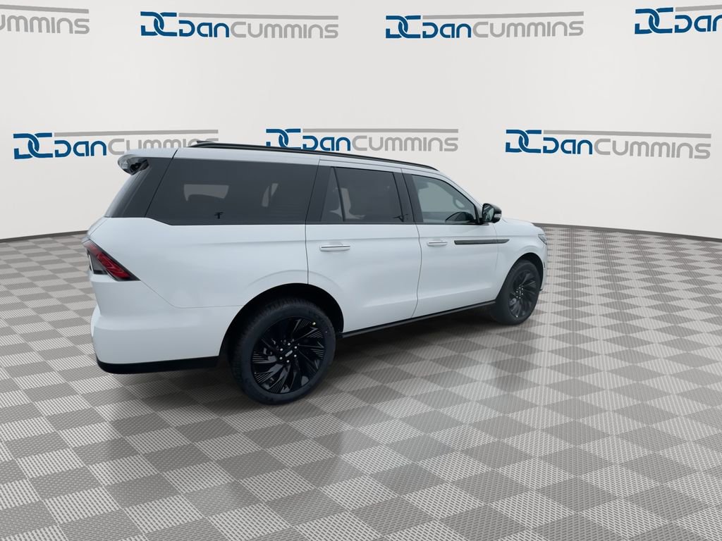 New 2026 Lincoln Navigator Reserve w/ Jet Appearance Package image 8