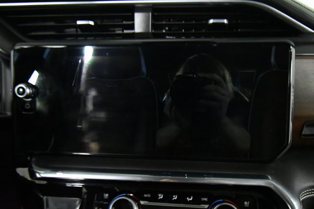 Used 2024 GMC Sierra 3500 Denali Ultimate image 4