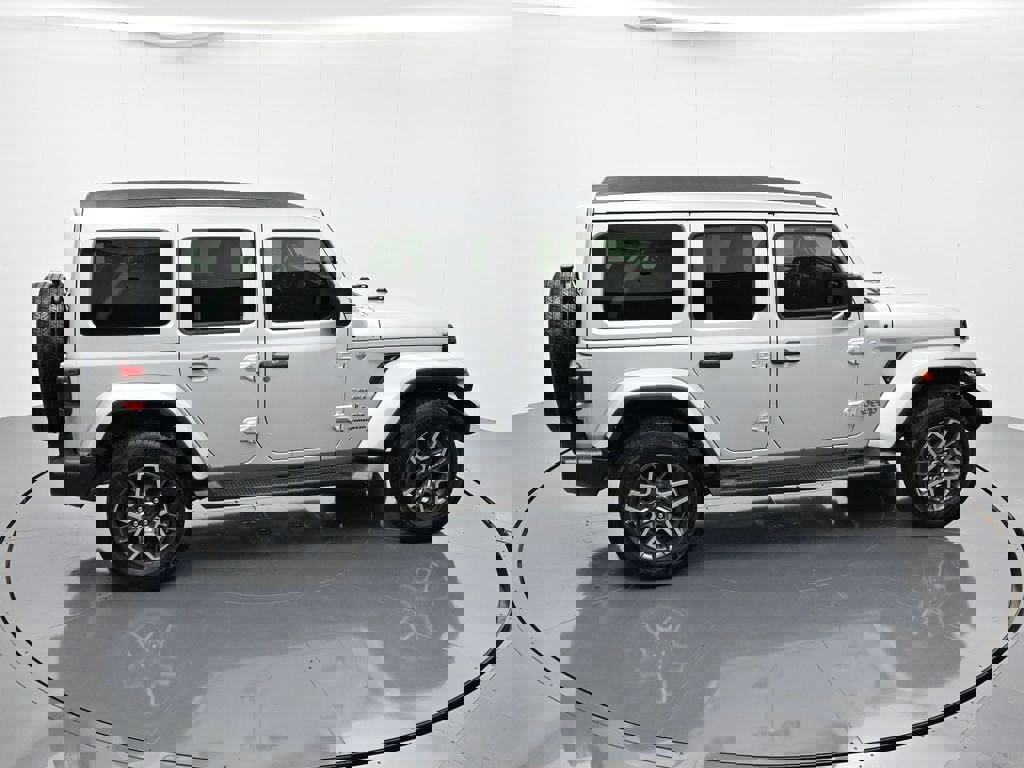 New 2024 Jeep Wrangler Unlimited Sahara w/ Technology Group image 32